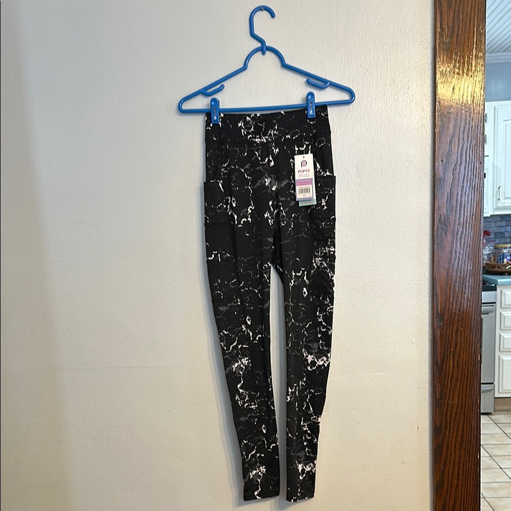 NWT Pop Fit Leggings - Black & White Marble Design - Size XS
